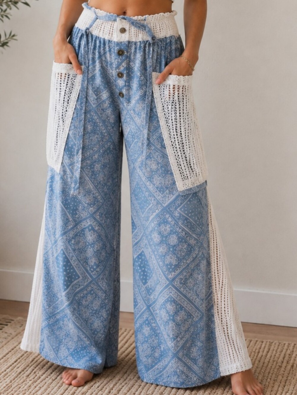 P116 NWT POL Blue and White Wide Leg Paisley Jeans Mesh Detail Pockets Sm Md Lg